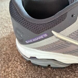 Mizuno Gray Athletic Shoes